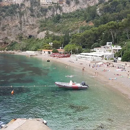 Et Calme Aux Portes De Monaco * Cap-d'Ail